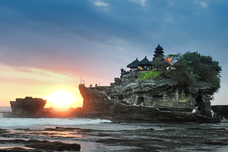 黃昏時分的傳統中式街景